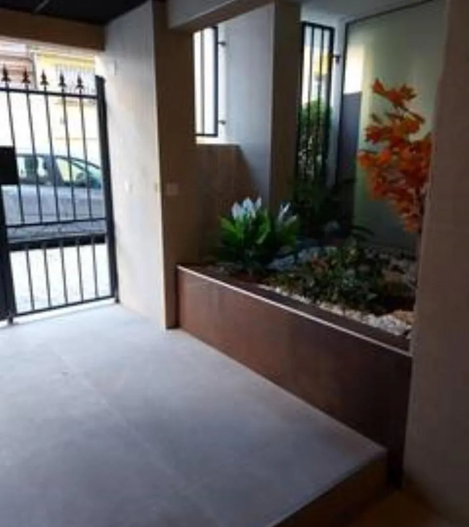 Studio Renove En Rez De Jardin Climatise Cannes