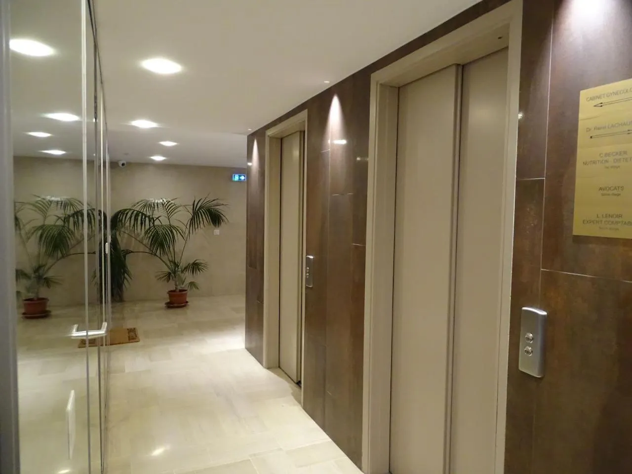 Daire Studio Renove En Rez De Jardin Climatise Cannes
